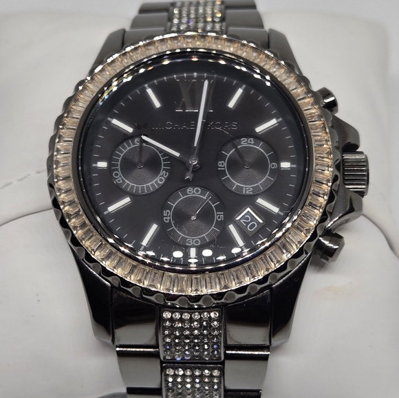 Michael Kors Everest Chronograph Watch - Picture 5 of 15